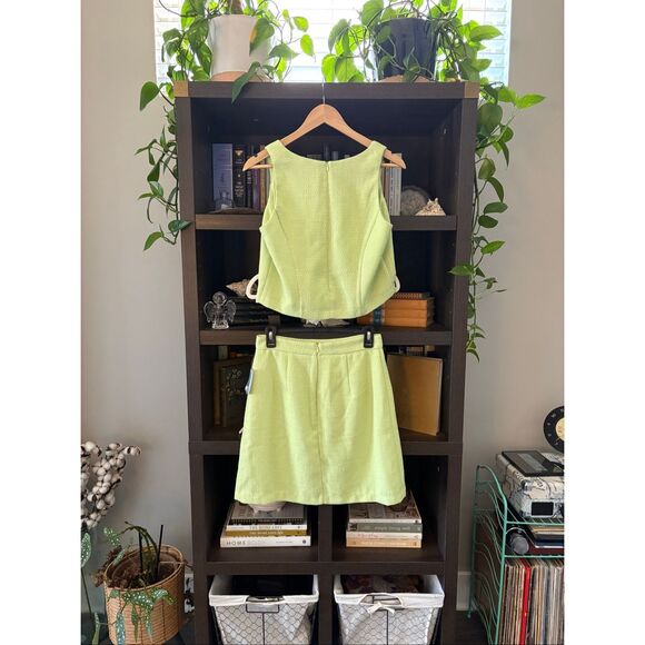 NWT Taylor Lime Green Tweed 2 Piece Mini Skirt & Top Set Size 6 - Picture 2 of 9